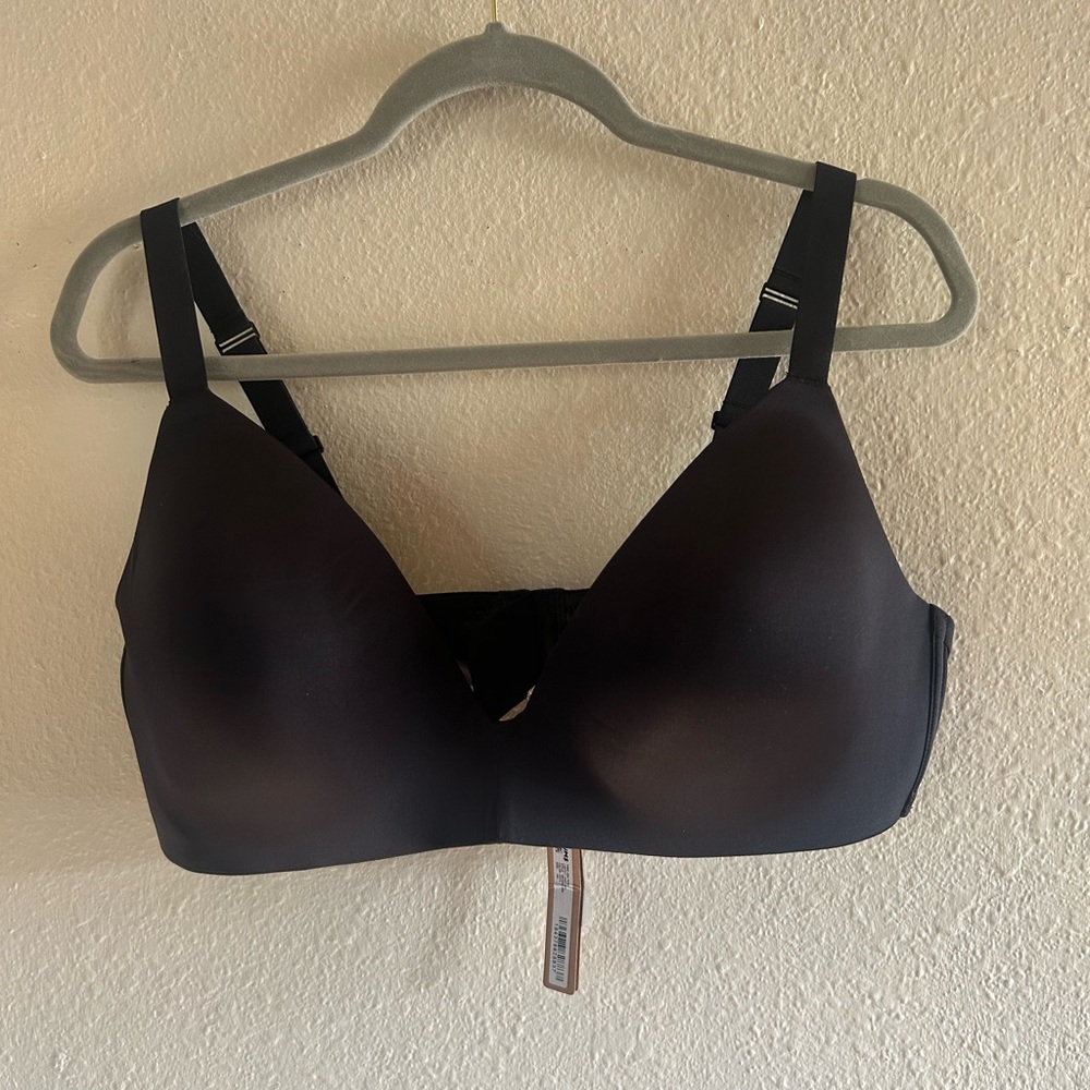 NWT Skims Wireless form lightly lined Bra in onyx 44c